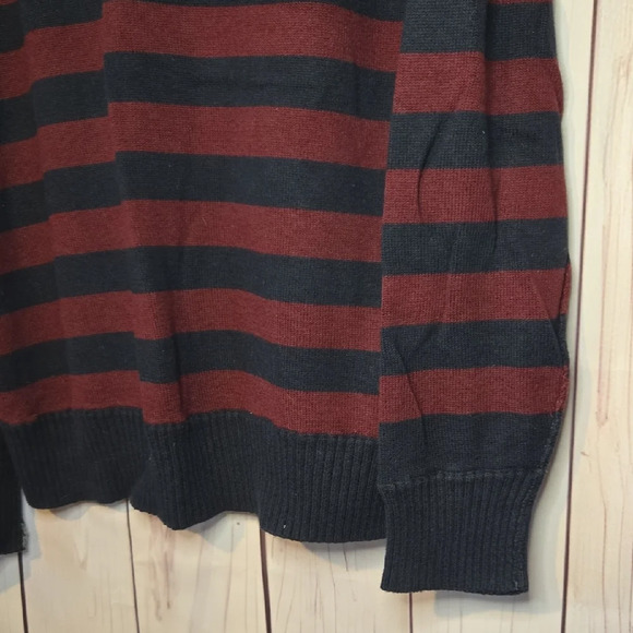 American Eagle Outfitters Men's Crewneck Sweater - Navy and Dark Red Stripes XXL - Picture 4 of 8